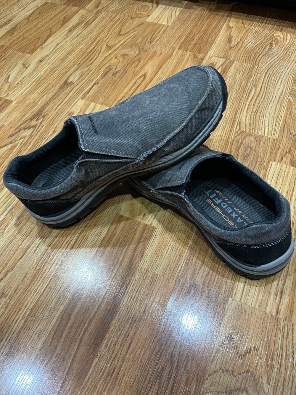 Mens Skechers casual size 14